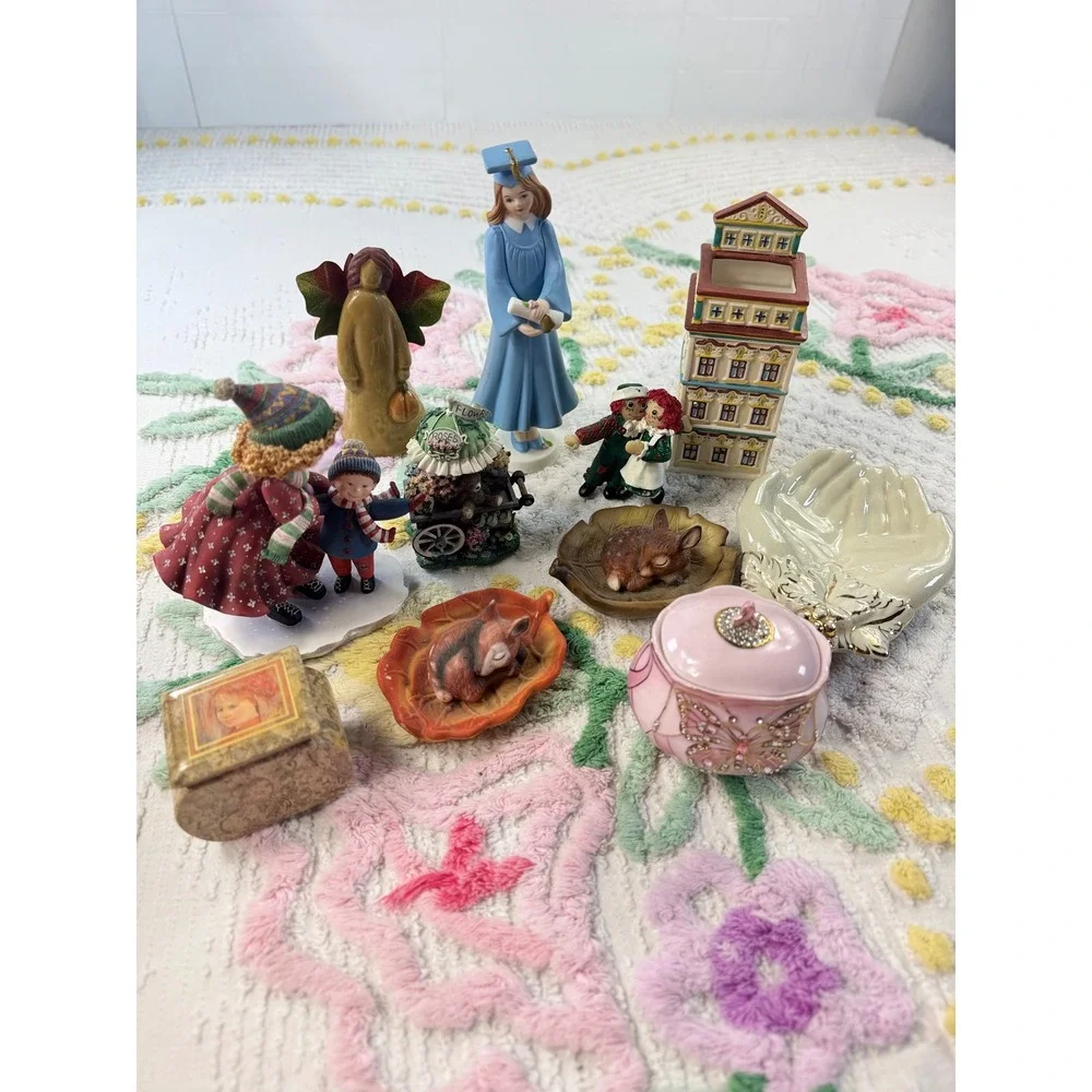Vintage Figurine Lot Graduation Girl Raggedy Ann Butterfly‎ Trinket Box Decor